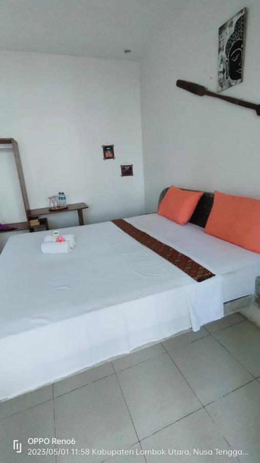 Pineapple Guest House Gili Air Extérieur photo