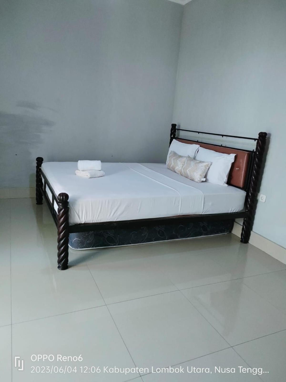 Pineapple Guest House Gili Air Extérieur photo