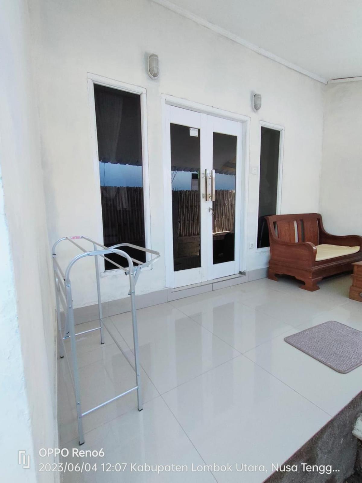 Pineapple Guest House Gili Air Extérieur photo